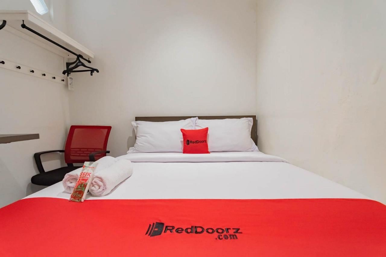 Reddoorz Plus @ Pakuan Residence Tajur بوكور المظهر الخارجي الصورة