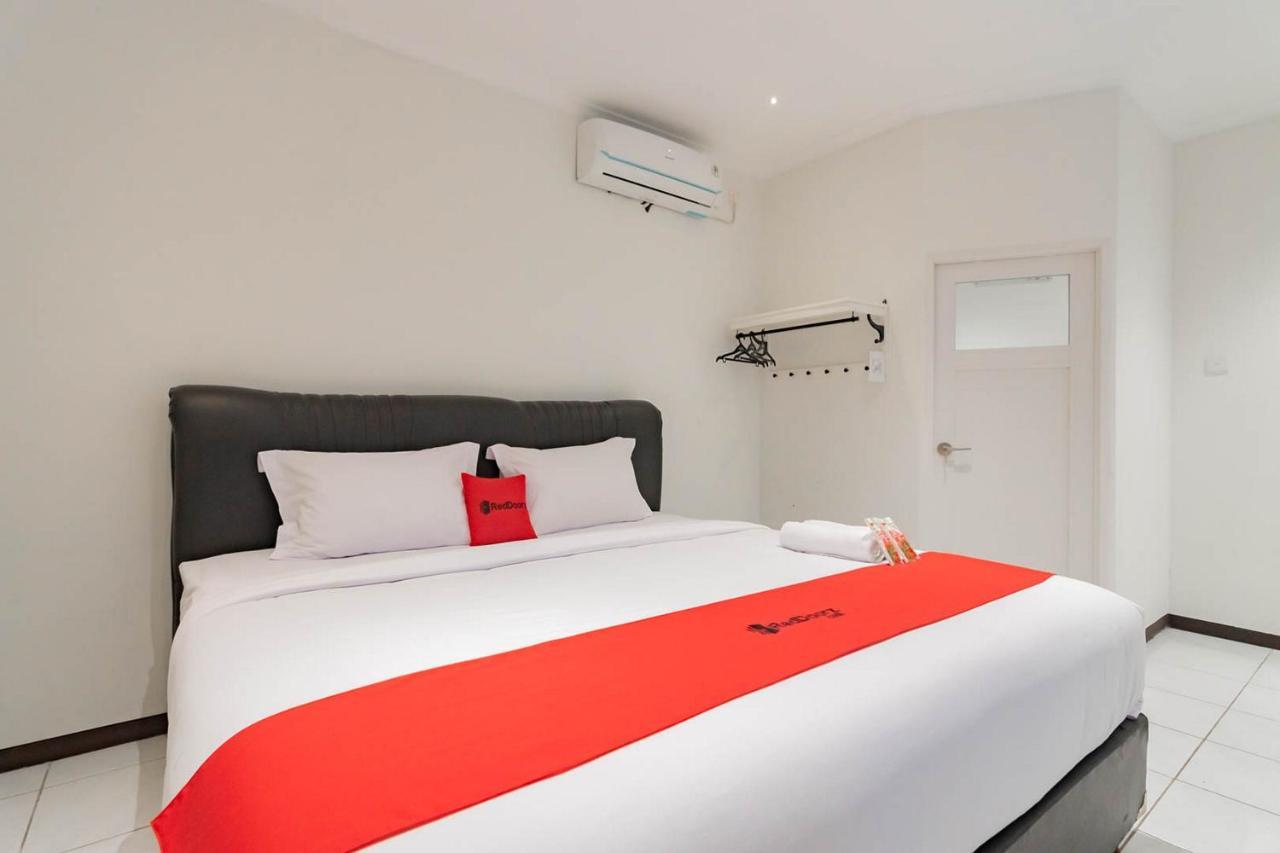 Reddoorz Plus @ Pakuan Residence Tajur بوكور المظهر الخارجي الصورة